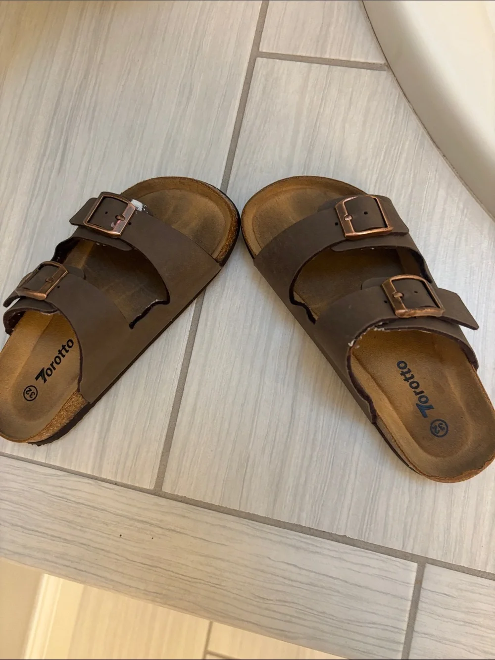 Kids Double-Buckle Brown Slide Sandals Birkenstock knock offs